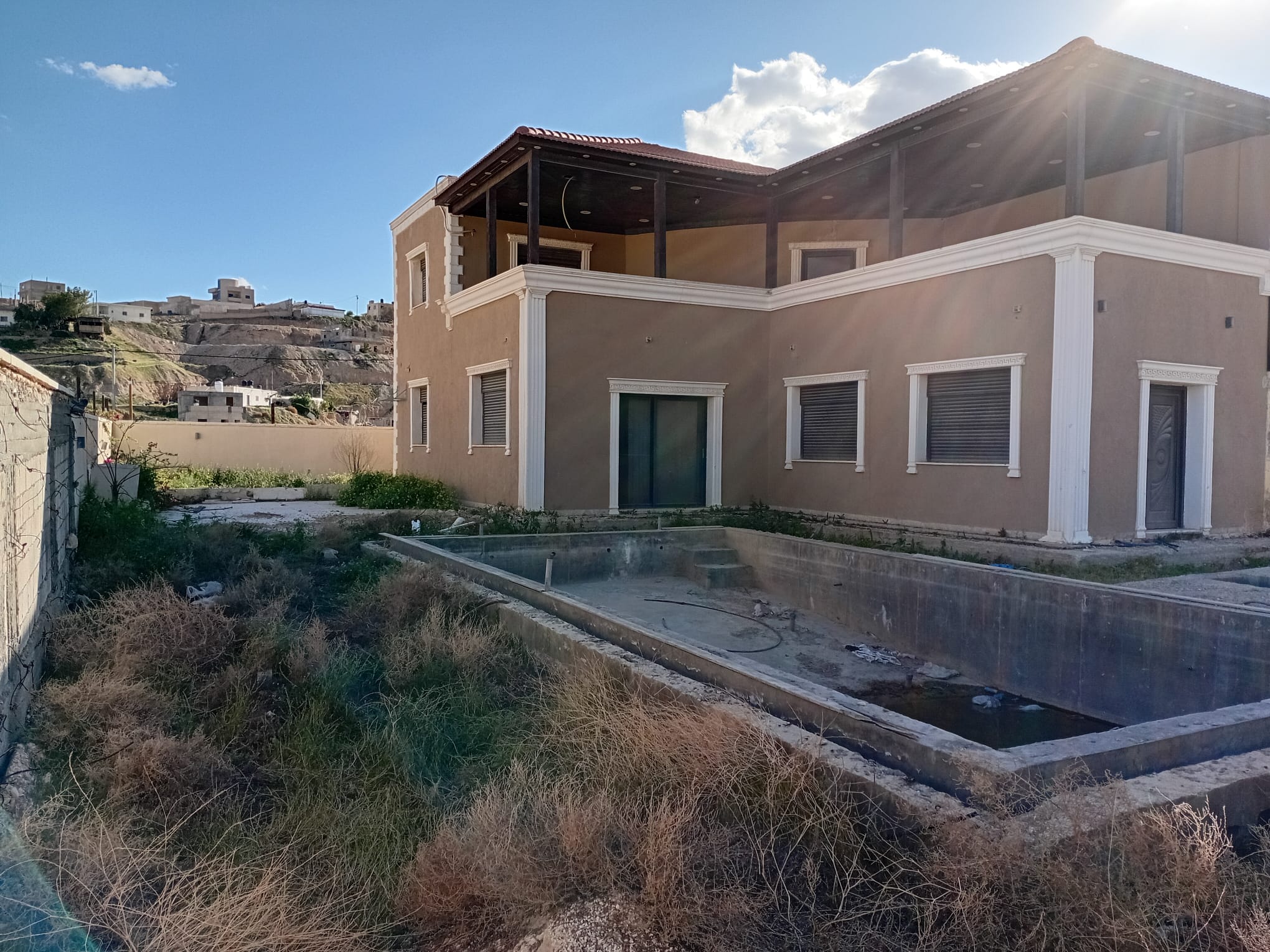 تملك فرصة العمر بين يديك تقسيط احسن من البنك ارض 445م بناء 200م بركة 5×11 كوشان طابو  اريحا - النويعمة